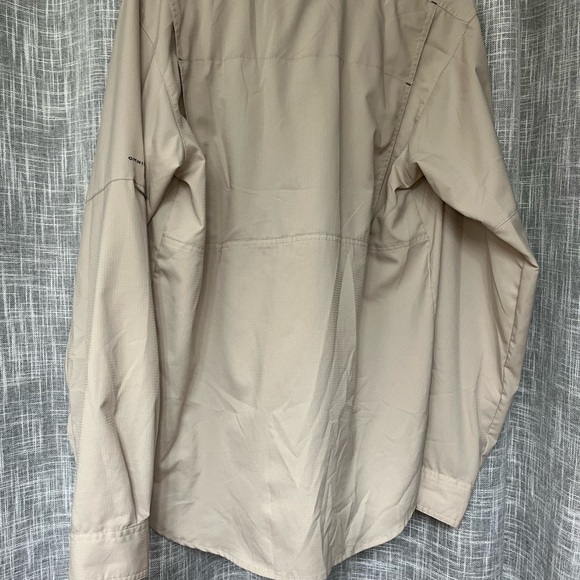 Men's Columbia long sleeve button up shirt - Picture 4 of 5